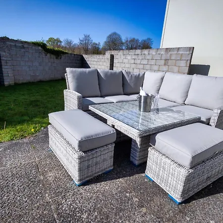 3 Bed House Sleeps 8 -garden - Free Parking - Wifi Casa vacanze *